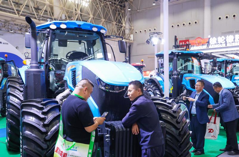 誓奪首季開門紅 | 濰柴雷沃全線智能農(nóng)機(jī)迎熱銷